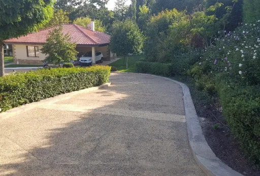 Строителство и ремонт на площадка, беседка и ограда на къща във Варна