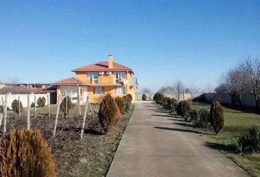 Пребоядисване на фасада и СРР в с. Соколово, Балчик