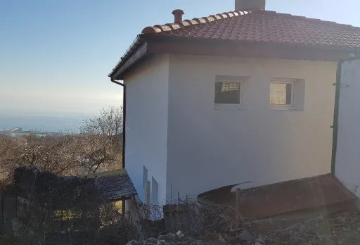 Поставяне на топлоизолация на къща до Варна