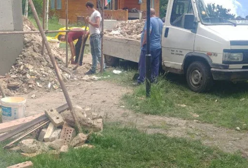 Wiederaufbau und Erweiterung einer Hütte bei Albena