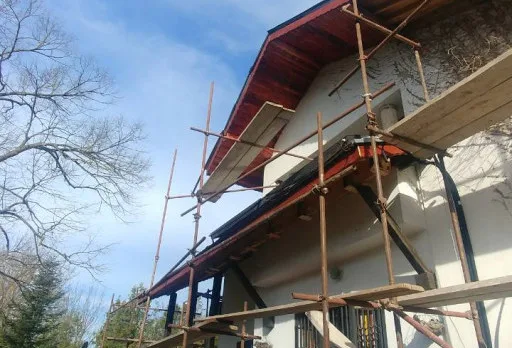 Wiederaufbau und Erweiterung einer Hütte bei Albena