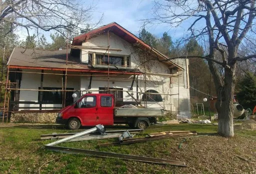 Wiederaufbau und Erweiterung einer Hütte bei Albena