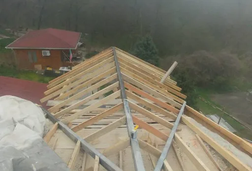 Wiederaufbau und Erweiterung einer Hütte bei Albena