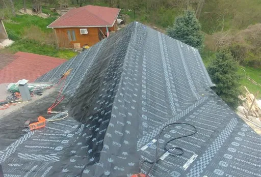 Wiederaufbau und Erweiterung einer Hütte bei Albena