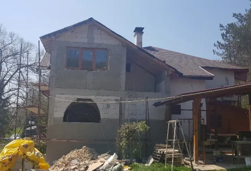 Wiederaufbau und Erweiterung einer Hütte bei Albena