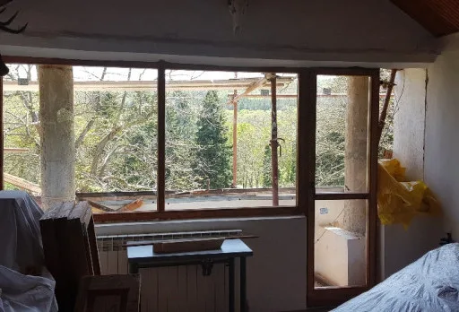Wiederaufbau und Erweiterung einer Hütte bei Albena