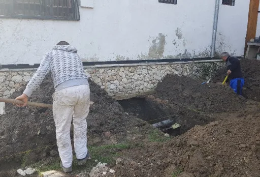 Wiederaufbau und Erweiterung einer Hütte bei Albena