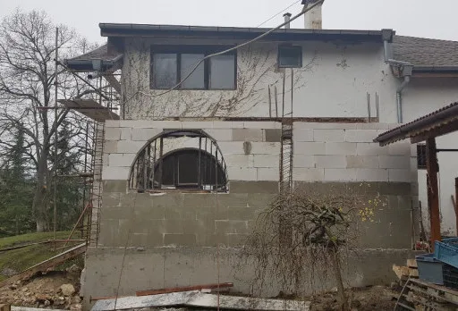 Wiederaufbau und Erweiterung einer Hütte bei Albena