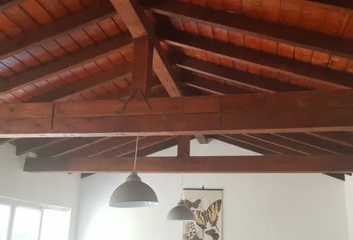 Bau- und Reparaturarbeiten an einem Haus bei Krapets