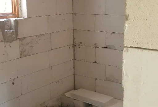 Wiederaufbau und Erweiterung einer Hütte bei Albena