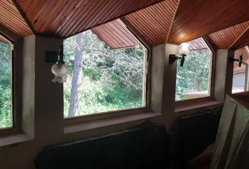 Wiederaufbau und Erweiterung einer Hütte bei Albena