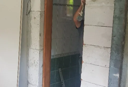 Wiederaufbau und Erweiterung einer Hütte bei Albena