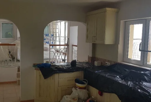 Innenanstrich und Reparaturarbeiten in einer Villa in Balchik