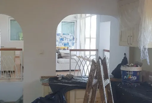 Innenanstrich und Reparaturarbeiten in einer Villa in Balchik