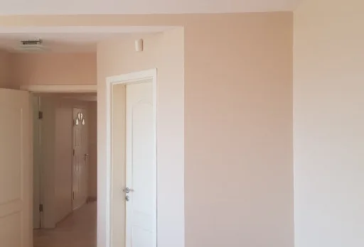 Innenanstrich und Reparaturarbeiten in einer Villa in Balchik