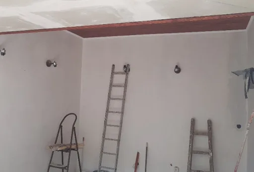 Wiederaufbau und Erweiterung einer Hütte bei Albena