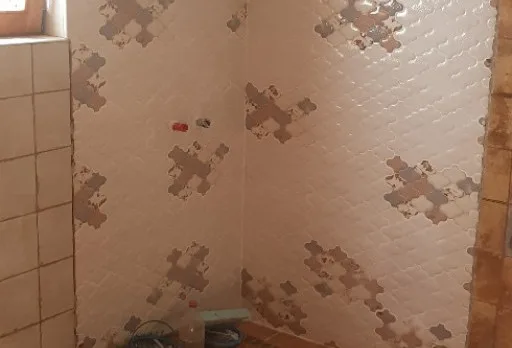 Wiederaufbau und Erweiterung einer Hütte bei Albena