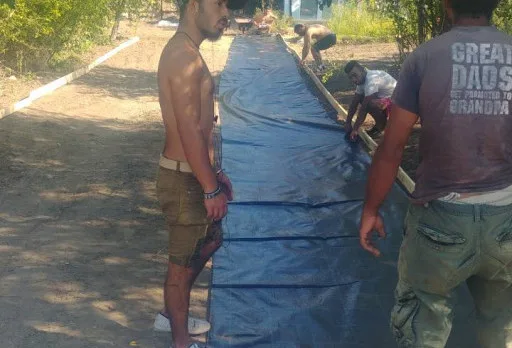 Строителство на ограда и път за коли към къща до Крапец
