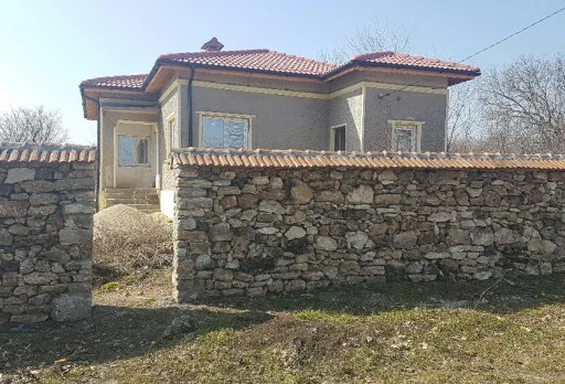 Строителство на масивна ограда в с. Бежаново до Дуранкулак