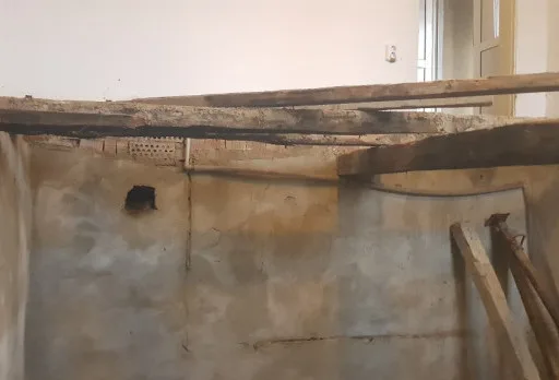 Bau eines neuen Stockwerks in einem Haus bei General Toshevo