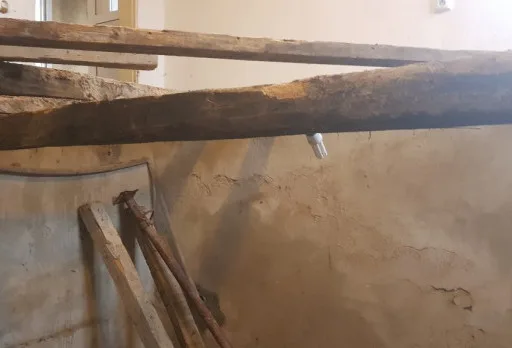 Bau eines neuen Stockwerks in einem Haus bei General Toshevo