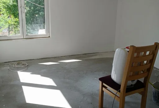 Bau eines neuen Stockwerks in einem Haus bei General Toshevo