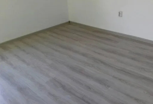 Bau eines neuen Stockwerks in einem Haus bei General Toshevo