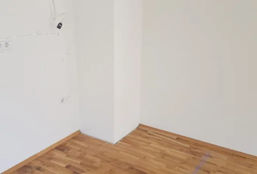 Einbau von Küchenböden in einer Wohnung in St. Constantine und Helena