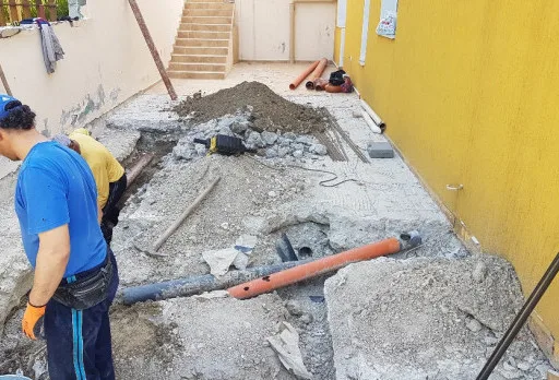 Строителни и ремонтни работи и полагане на PVC тръби за отводняване в Албена