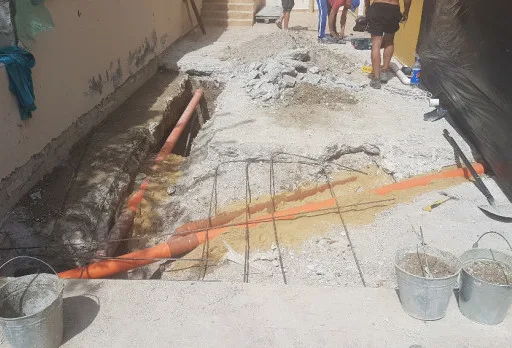 Строителни и ремонтни работи и полагане на PVC тръби за отводняване в Албена