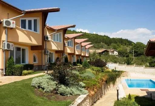 Строителство на 8 къщи в Балчик, с. Рогачево