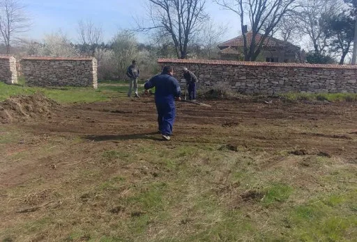 Направа на алея от чакъл до Дуранкулак