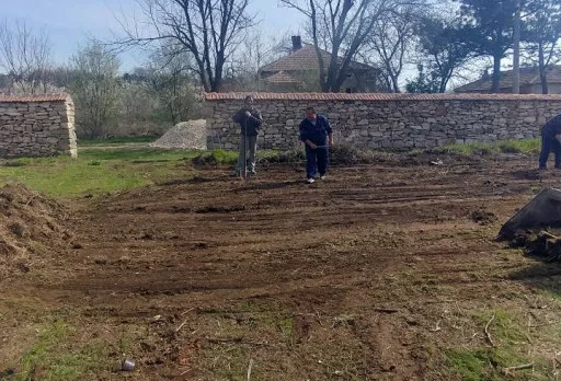 Направа на алея от чакъл до Дуранкулак