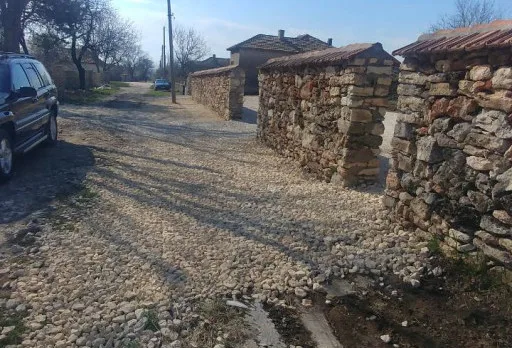 Направа на алея от чакъл до Дуранкулак