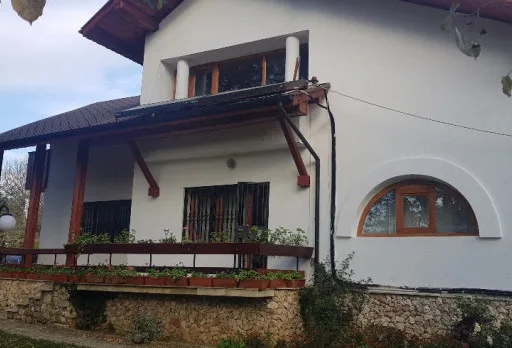 Wiederaufbau und Erweiterung einer Hütte bei Albena