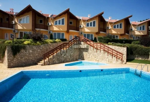 Строителство на 8 къщи в Балчик, с. Рогачево