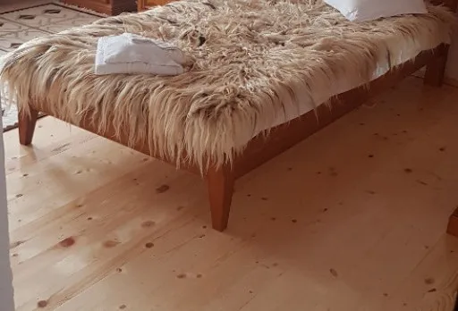 Wiederaufbau und Erweiterung einer Hütte bei Albena