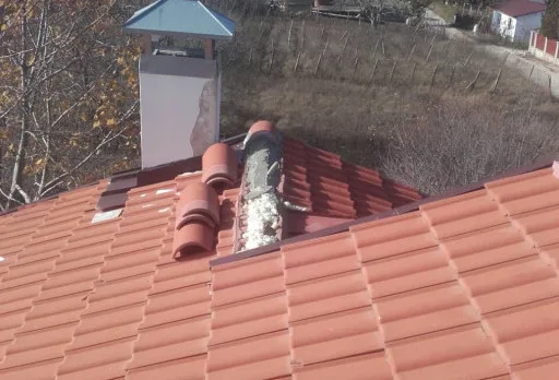 Ремонт на покрив и ремонт на комин на къща в Кранево