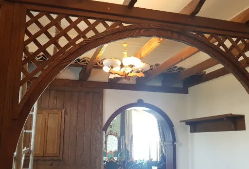 Reparaturarbeiten in einem Essbereich in einer Villa in Varna