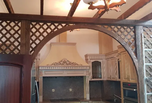 Reparaturarbeiten in einem Essbereich in einer Villa in Varna