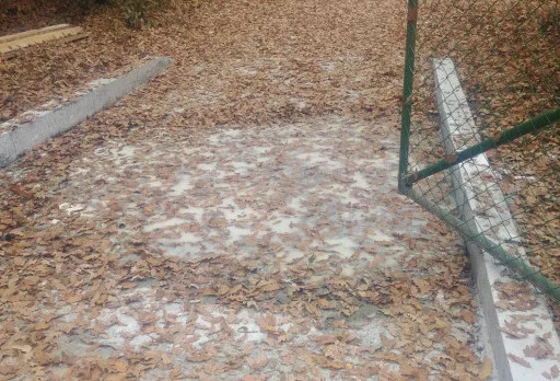 Направа на път от трошен камък и бетонно корито до с. Батово