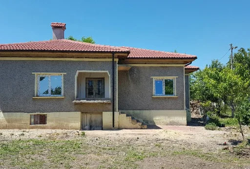 Изолация и вертикална планировка на къща до Дуранкулак