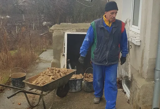 Bau eines neuen Stockwerks in einem Haus bei General Toshevo