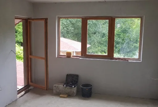 Wiederaufbau und Erweiterung einer Hütte bei Albena