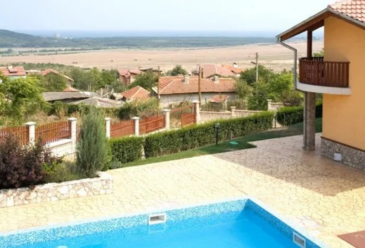 Строителство на 8 къщи в Балчик, с. Рогачево