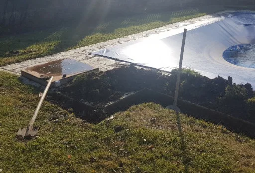 Дренаж около басейн в Балчик