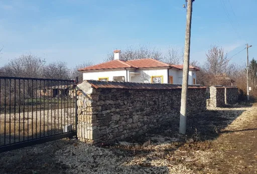 Изолация и вертикална планировка на къща до Дуранкулак