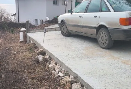 Building a concrete driveway near Varna