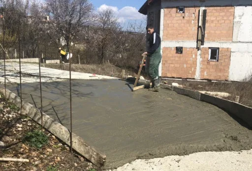 Building a concrete driveway near Varna