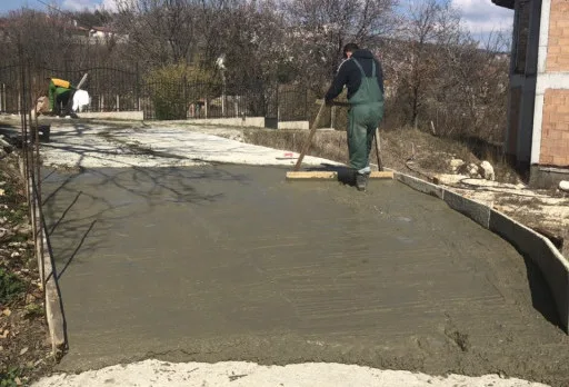 Building a concrete driveway near Varna